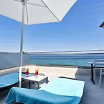 Emily's Luxury Apartment *