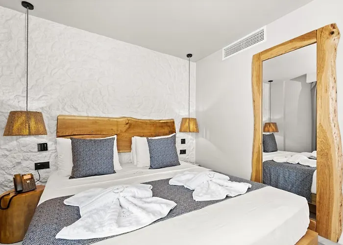 Emily's Luxury * Pefkochori