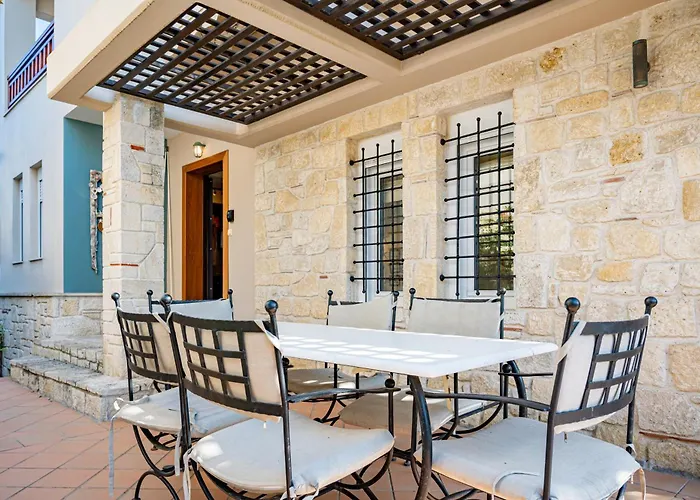 Emily's Luxury Pefkochori