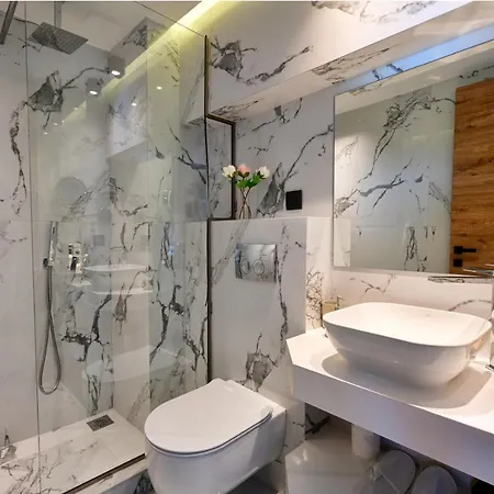 Emily's Luxury Apartmán