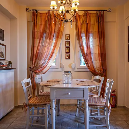 Emily's Luxury * Pefkochori
