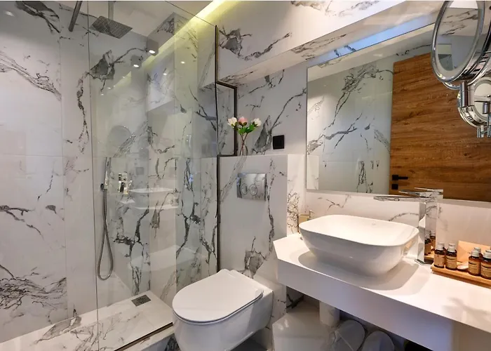 Emily's Luxury Apartment