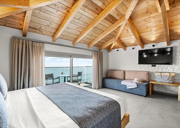 Emily's Luxury * Pefkochori