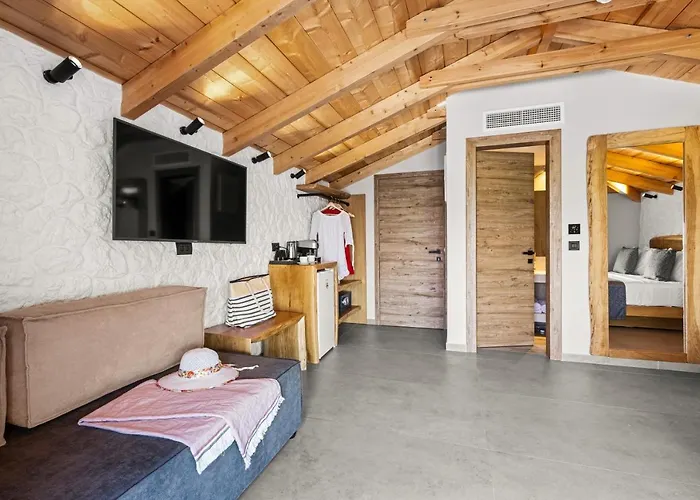 Apartment Emily's Luxury Pefkochori