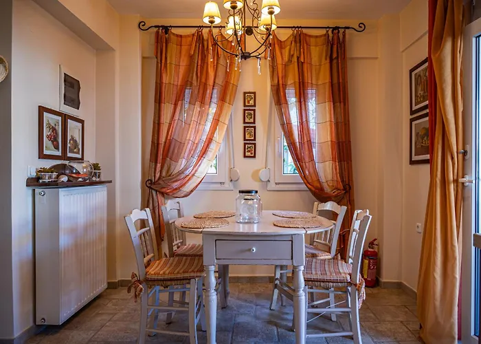 Emily's Luxury * Pefkochori